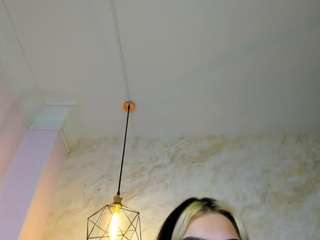 sarasanchezz's CamSoda show and profile