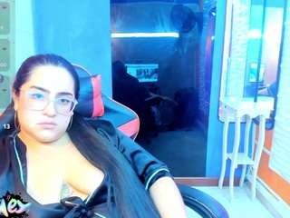 sofia-davis23's CamSoda show and profile