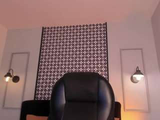 Live webcam model viky-petitee on Soda Cams