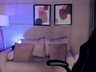 viky-petitee's CamSoda show and profile