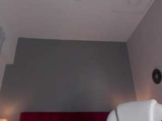 viky-petitee live cam preview