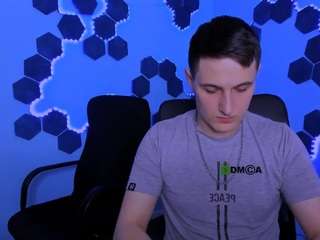 beauty-liam's CamSoda show and profile