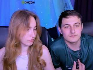 Model ini sedang live sekarang. beauty-liam