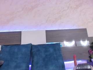 Live webcam model camiila-cruz on Soda Cams