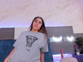 Live webcam model camiila-cruz on Soda Cams