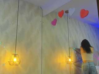 laurettedela-rou... Live Webcam on CamSoda