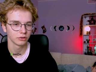 leon-lie Live Webcam on CamSoda