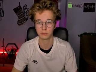 leon-lie Live Webcam on CamSoda