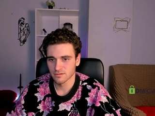 leon-lie Live Webcam on CamSoda