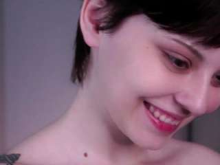 louiscanzio's CamSoda show and profile