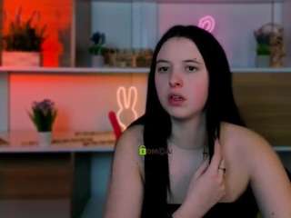 Live webcam model mira-vibe on Soda Cams