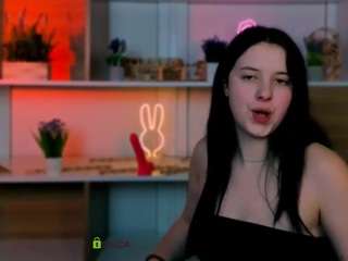 Live webcam model mira-vibe on Soda Cams