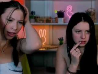 Live webcam model mira-vibe on Soda Cams