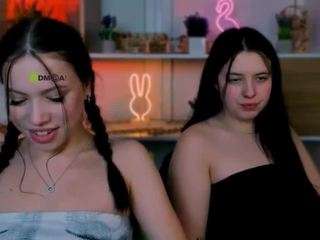 Live webcam model mira-vibe on Soda Cams