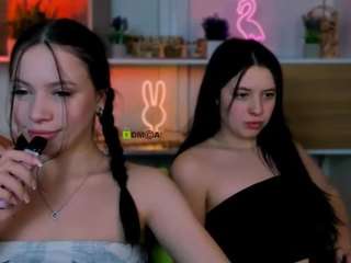 Live webcam model mira-vibe on Soda Cams