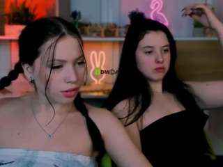 Live webcam model mira-vibe on Soda Cams