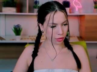 Live webcam model mira-vibe on Soda Cams