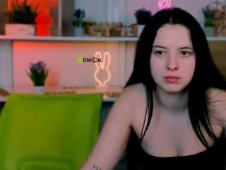 Live webcam model mira-vibe on Soda Cams