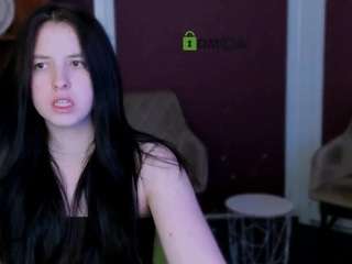 Live webcam model mira-vibe on Soda Cams