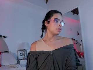 Live webcam model queenmercury07 on Soda Cams