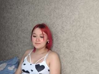 rachaelnewburn Drinking live webcam