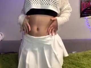 Live webcam model yvonemiquelon on Soda Cams