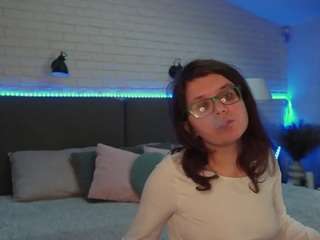 ariell-mini's CamSoda show and profile