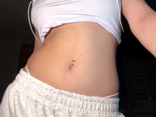 Live webcam model karmaalmand on Soda Cams