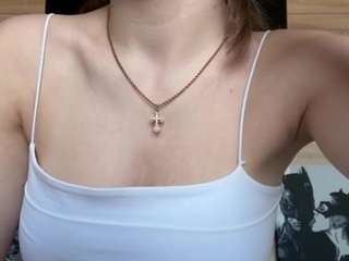 karmaalmand live cam profile