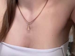 karmaalmand webcam model