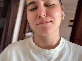 Live webcam model onasargis on Soda Cams