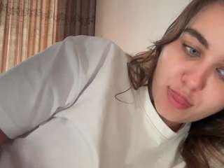 Live webcam model onasargis on Soda Cams