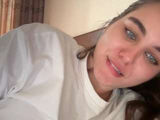 Live webcam model onasargis on Soda Cams