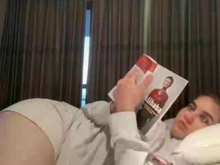 Live webcam model onasargis on Soda Cams