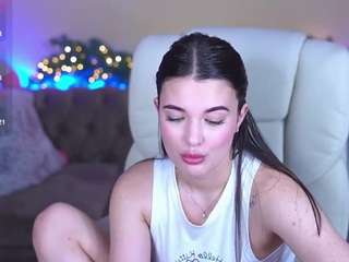 Live webcam model yourlolabunny on Soda Cams