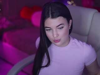 yourlolabunny's CamSoda show and profile