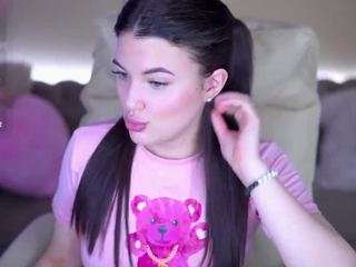 yourlolabunny's CamSoda show and profile