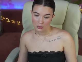 이 모델은 현재 라이브 중입니다. yourlolabunny