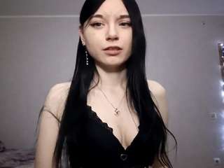 Live webcam model lunaconti on Soda Cams