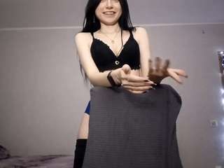 Live webcam model lunaconti on Soda Cams