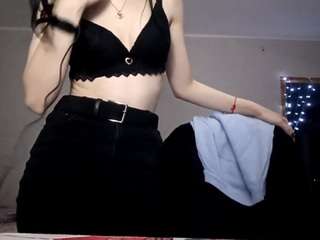 Live webcam model lunaconti on Soda Cams