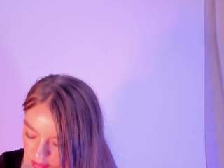 Live webcam model miiaa-roose on Soda Cams