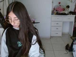 Live webcam model moon-dl on Soda Cams