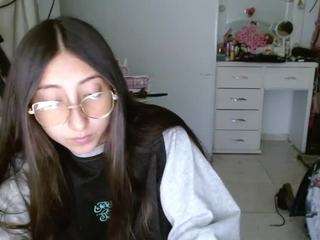 Live webcam model moon-dl on Soda Cams