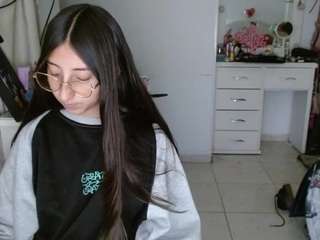 Live webcam model moon-dl on Soda Cams