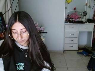 Live webcam model moon-dl on Soda Cams