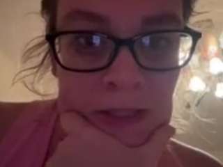 Live webcam model pawg21 on Soda Cams