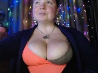 Live webcam model viplllaravip on Soda Cams