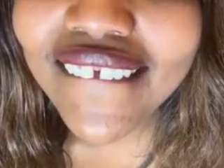 Live webcam model hornylantey on Soda Cams