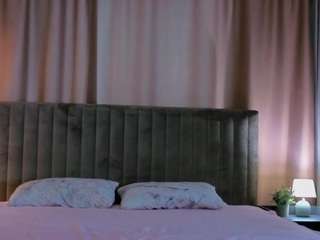Lola live webcam show